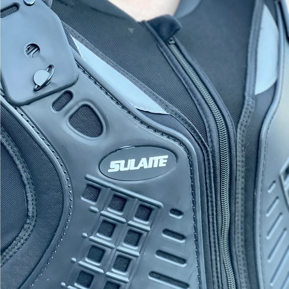 Motorcycle Riding Armor - Picture 6 of 12